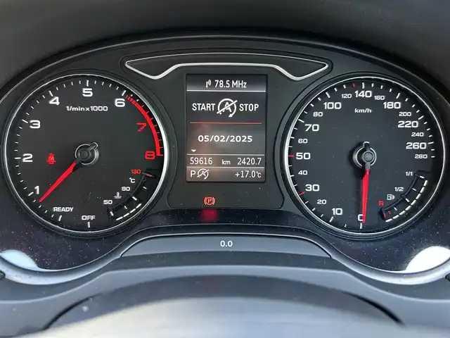 アウディ Ａ３ スポーツバック 1．4 TFSI 福岡県 2015(平27)年 6万km グレイシアホワイトメタリック 純正メーカーメモリナビ/　(AM/FM/CD/DVD/Bluetooth/フルセグTV)/バックカメラ/ドライバーアシスト/・パーキングシステム/・横滑り防止/・スピードオーバー警告/・パーキングブレーキ/・ドライバー疲労探知システム/・レインセンサー/パドルシフト/スタートストップシステム/ヒルホールドアシスト/オートライト/ステアリングスイッチ/(ユピテル)前後方ドライブレコーダー/ETC/USBポート/フロント/リヤセンターアームレスト/スペアキー×1/保証書/取扱説明書/ナビ取扱説明書