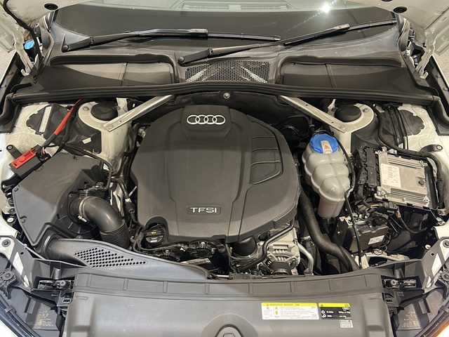 アウディ Ａ４ アバント2．0TFSIスポーツ 新潟県 2018(平30)年 3.6万km グレイシアホワイトメタリック メーカーオプション/Sラインパッケージ/-S line バンパー/-ドアシルトリム S lineロゴ/-S lineエクステリアロゴ/-ヘッドライニング ブラック/-デコラティブパネルマットブラッシュトアルミニウム/-アルミホイール 5ツインスポークスターデザイン 8J×18/-スポーツサスペンション/-スプリントクロス/レザー S lineロゴ/-スポーツシート（フロント）/-シートヒーター（フロント）/-LEDヘッドライト/-LEDリヤコンビネーションライト/-LEDインテリアライティング/バーチャルコックピット/マトリクスLEDヘッドライトパッケージ/-マトリクスLEDヘッドライト/-ヘッドライトウォッシャー/プライバシーガラス/主要装備/純正MMIナビ（TV/DVD/BT）/Apple Car play/バックカメラ/クリアランスソナー/アダプティクルーズコントロール/アウディアクティブレーンアシスト/アウディプレセンスシティ/パーキングエイド/ダンピングコントロール付Sスポーツサスペンション/パワーシート/シートヒーター/オートマチックテールゲート/純正18アルミ/2.0ETC