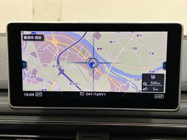 アウディ Ａ４ アバント2．0TFSIスポーツ 新潟県 2018(平30)年 3.6万km グレイシアホワイトメタリック メーカーオプション/Sラインパッケージ/-S line バンパー/-ドアシルトリム S lineロゴ/-S lineエクステリアロゴ/-ヘッドライニング ブラック/-デコラティブパネルマットブラッシュトアルミニウム/-アルミホイール 5ツインスポークスターデザイン 8J×18/-スポーツサスペンション/-スプリントクロス/レザー S lineロゴ/-スポーツシート（フロント）/-シートヒーター（フロント）/-LEDヘッドライト/-LEDリヤコンビネーションライト/-LEDインテリアライティング/バーチャルコックピット/マトリクスLEDヘッドライトパッケージ/-マトリクスLEDヘッドライト/-ヘッドライトウォッシャー/プライバシーガラス/主要装備/純正MMIナビ（TV/DVD/BT）/Apple Car play/バックカメラ/クリアランスソナー/アダプティクルーズコントロール/アウディアクティブレーンアシスト/アウディプレセンスシティ/パーキングエイド/ダンピングコントロール付Sスポーツサスペンション/パワーシート/シートヒーター/オートマチックテールゲート/純正18アルミ/2.0ETC