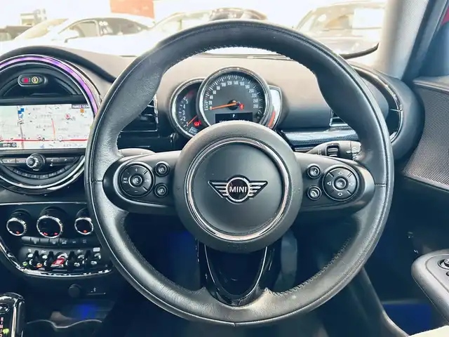 ＭＩＮＩ ＢＭＷ ミニ クラブマン クーパーD 大阪府 2020(令2)年 1.6万km チリ・レッド ペッパーP/インテリジェントセーフティ/純正ナビ/バックカメラ/ACC/クリアランスソナー/純正17インチAW/LEDヘッドライト/ETC/ドラレコ/USB/Bluetooth