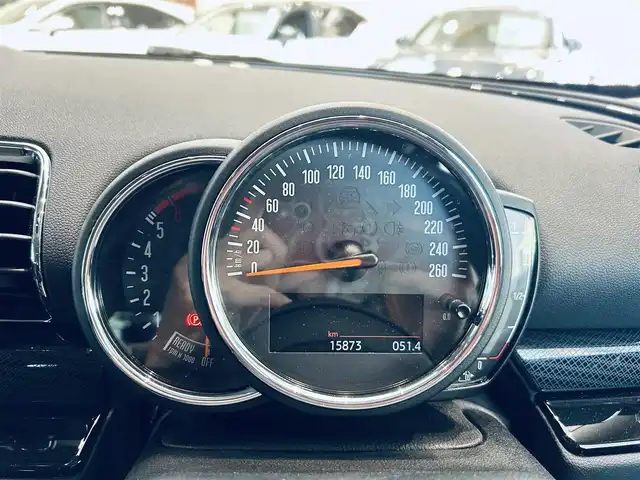 ＭＩＮＩ ＢＭＷ ミニ クラブマン クーパーD 大阪府 2020(令2)年 1.6万km チリ・レッド ペッパーP/インテリジェントセーフティ/純正ナビ/バックカメラ/ACC/クリアランスソナー/純正17インチAW/LEDヘッドライト/ETC/ドラレコ/USB/Bluetooth