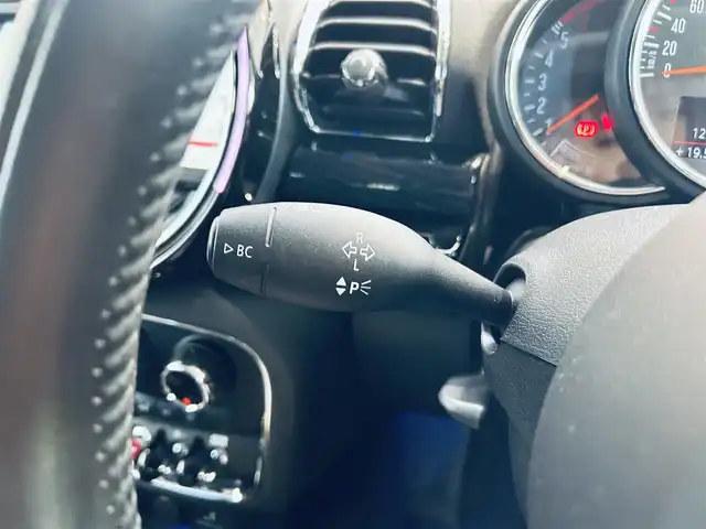 ＭＩＮＩ ＢＭＷ ミニ クラブマン クーパーD 大阪府 2020(令2)年 1.6万km チリ・レッド ペッパーP/インテリジェントセーフティ/純正ナビ/バックカメラ/ACC/クリアランスソナー/純正17インチAW/LEDヘッドライト/ETC/ドラレコ/USB/Bluetooth