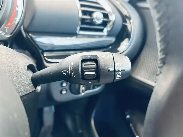 ＭＩＮＩ ＢＭＷ ミニ クラブマン クーパーD 大阪府 2020(令2)年 1.6万km チリ・レッド ペッパーP/インテリジェントセーフティ/純正ナビ/バックカメラ/ACC/クリアランスソナー/純正17インチAW/LEDヘッドライト/ETC/ドラレコ/USB/Bluetooth