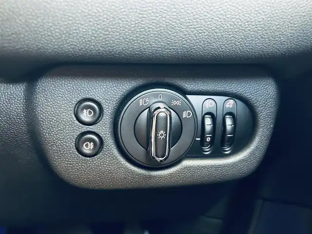 ＭＩＮＩ ＢＭＷ ミニ クラブマン クーパーD 大阪府 2020(令2)年 1.6万km チリ・レッド ペッパーP/インテリジェントセーフティ/純正ナビ/バックカメラ/ACC/クリアランスソナー/純正17インチAW/LEDヘッドライト/ETC/ドラレコ/USB/Bluetooth