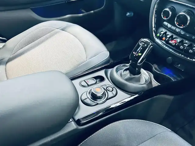 ＭＩＮＩ ＢＭＷ ミニ クラブマン クーパーD 大阪府 2020(令2)年 1.6万km チリ・レッド ペッパーP/インテリジェントセーフティ/純正ナビ/バックカメラ/ACC/クリアランスソナー/純正17インチAW/LEDヘッドライト/ETC/ドラレコ/USB/Bluetooth