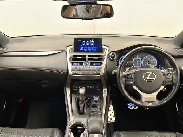レクサス ＮＸ 300h Fスポーツ 道央・札幌 2016(平28)年 11.5万km グラファイトブラックガラスフレーク /4WD//純正SDナビ/（CD/DVD/フルセグTV//Bluetooth/MSV/SD/AUX/USB）//バックカメラ//レザーシート//ビルトインETC//前席パワーシート//シートヒーター//ベンチレーション//メモリーシート//ステアリングヒーター//オートライト//LEDヘッドライト//パドルシフト//横滑り防止装置//フォグランプ//スマートキー//プッシュスタート//ステアリングスイッチ//純正18インチアルミホイール//純正フロアマット