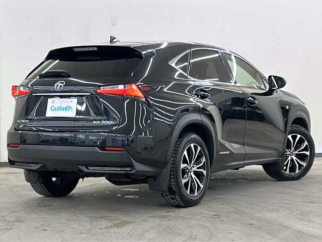 レクサス ＮＸ 300h Fスポーツ 道央・札幌 2016(平28)年 11.5万km グラファイトブラックガラスフレーク /4WD//純正SDナビ/（CD/DVD/フルセグTV//Bluetooth/MSV/SD/AUX/USB）//バックカメラ//レザーシート//ビルトインETC//前席パワーシート//シートヒーター//ベンチレーション//メモリーシート//ステアリングヒーター//オートライト//LEDヘッドライト//パドルシフト//横滑り防止装置//フォグランプ//スマートキー//プッシュスタート//ステアリングスイッチ//純正18インチアルミホイール//純正フロアマット