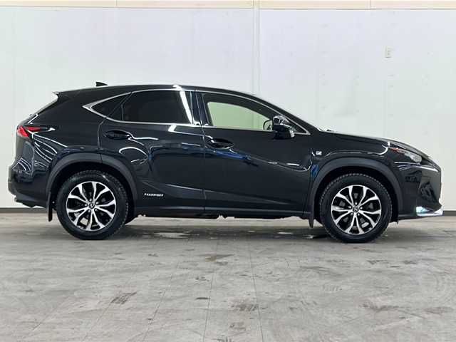レクサス ＮＸ 300h Fスポーツ 道央・札幌 2016(平28)年 11.5万km グラファイトブラックガラスフレーク /4WD//純正SDナビ/（CD/DVD/フルセグTV//Bluetooth/MSV/SD/AUX/USB）//バックカメラ//レザーシート//ビルトインETC//前席パワーシート//シートヒーター//ベンチレーション//メモリーシート//ステアリングヒーター//オートライト//LEDヘッドライト//パドルシフト//横滑り防止装置//フォグランプ//スマートキー//プッシュスタート//ステアリングスイッチ//純正18インチアルミホイール//純正フロアマット