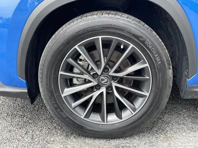 レクサス ＮＸ 350h バージョンL 茨城県 2022(令4)年 1.6万km セレスティアルブルーガラスフレーク 14インチ純正ナビ/レクサスセーフティセンス/パノラミックビューカメラ/カラーヘッドアップディスプレイ/ステアリングヒーター/BSM/レーダークルーズコントロール/デジタルインナーミラー/三眼LEDヘッドライト/パワーメモリーシートヒーター/全席シートヒーター/前席シートベンチレーション/純正ドライブレコーダー/パドルシフト/電子式パーキング/オートワイパー/オートライト