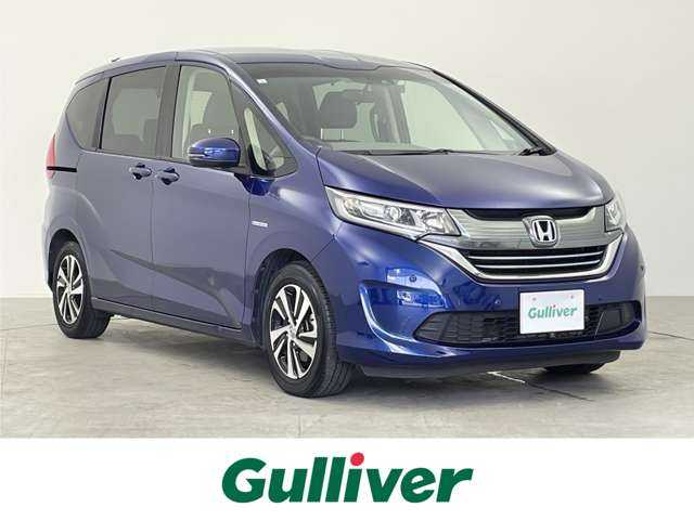 ホンダ フリード ハイブリット G ホンダセンシング 千葉県 2017(平29)年 4.4万km コバルトブルーパール 禁煙車/ホンダセンシング/●衝突軽減ブレーキ〈CMBS〉/●誤発進抑制機能/●ACC〈アダプティブ・クルーズ・コントロール〉/●LKAS〈車線維持支援システム〉/●歩行者事故低減ステアリング/●路外逸脱抑制機能/●先行車発進お知らせ機能/●標識認識機能/フリップダウンモニター/両側電動スライドドア/純正ナビ（CD/USB/HDMI/Bluetooth）/バックカメラ/フルセグTV/ハーフレザーシート/横滑り防止機能/コーナーセンサー/ビルトインETC/ステアリングスイッチ/LEDオートライト/コンフォートビューパッケージ/プッシュスタート/純正フロアマット