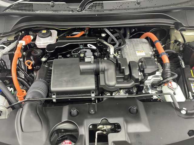 ホンダ ヴェゼル ハイブリッド e:HEV Z 三重県 2023(令5)年 0.5万km サンドカーキパール 禁煙車/純正9インチナビ/・フルセグ・CD・DVD・Bluetooth・SD・iPod/バックカメラ/ホンダセンシング/パワーバックドア/ハンズフリーパワーバックドア/ブラインドスポットモニター/前席シートヒーター/レーダークルーズコントロール/パドルシフト/デジタルインナーミラー/LEDシーケンシャルライト/ステアリングヒーター/前後ドライブレコーダー/ETC/電動パーキング/ブレーキホールド
