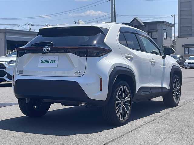 トヨタ ヤリスクロス ハイブリッド Z 道北・旭川 2022(令4)年 3万km ホワイトパールクリスタルシャイン ・4WD/・ワンオーナー/・純正ディスプレイオーディオ/BT/Miracast/AppleCarPlay/AndroidAuto/・Toyota Safety Sense/・プリクラッシュセーフティ/・レーントレーシングアシスト/・レーンディパーチャーアラート/・レーダークルーズコントロール/・アダプティハイビームシステム/・パーキングサポートブレーキ/・ロードサインアシスト/・ドライバー異常時対応システム/・プロアクティブドライビングアシスト/・発進遅れ告知機能/・アイドリングストップ/・ハーフレザーシート/・前席シートヒーター/・パワーシート/・バックカメラ/・100V充電/・USBポート/・純正アルミホイール/・LEDヘッドライト/・電動格納ミラー/・純正ドアバイザー/・純正フロアマット/・スペアキー/・保証書/・取説