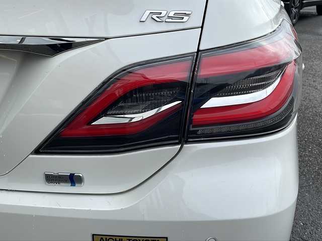 トヨタ クラウン ハイブリッド RS アドバンス 兵庫県 2018(平30)年 9万km ホワイトパールクリスタルシャイン サンルーフ/純正8型ナビ/アラウンドビューモニター/衝突軽減装置/ブラインドスポットモニター/レーダークルーズコントロール/クリアランスソナー/リアクロストラフィックアラート/パーキングサポートブレーキ/ロードサインアシスト/リアカメラディテクション/ヘッドアップディスプレイ/オートマチックハイビーム/先行車発信告知/電動パーキングブレーキ/オートホールド/前席パワーシート（メモリー付き）/前席シートヒーター、ベンチレーション/ハンドルヒーター/デジタルインナーミラー/電動格納ミラー/前方ドラレコ/ビルトインETC2.0/純正フロアマット