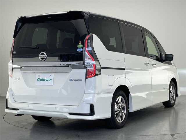 日産 セレナ e－パワー ハイウェイスター V 愛知県 2021(令3)年 4.3万km ブリリアントホワイトパール 2トーン 純正１０インチナビ　ＴＶ　Ｂｌｕｅｔｏｏｔｈ　両側電動スライドドア　アラウンドビューモニター　デジタルミラー　ＢＳＭ　レーダークルコン　衝突軽減　ドライブレコーダー　ＥＴＣ　ＬＥＤヘッドライト　禁煙車