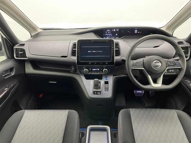 日産 セレナ e－パワー ハイウェイスター V 愛知県 2021(令3)年 4.3万km ブリリアントホワイトパール 2トーン 純正１０インチナビ　ＴＶ　Ｂｌｕｅｔｏｏｔｈ　両側電動スライドドア　アラウンドビューモニター　デジタルミラー　ＢＳＭ　レーダークルコン　衝突軽減　ドライブレコーダー　ＥＴＣ　ＬＥＤヘッドライト　禁煙車