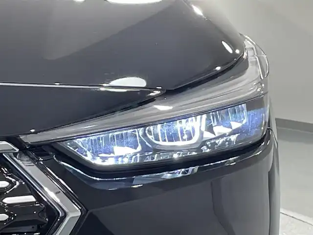 ホンダ ヴェゼル ハイブリッド e:HEV Z 愛知県 2024(令6)年 1.3万km クリスタルブラックパール 純正９インチホンダコネクトディスプレーナビ　/（AM/FM/フルセグTV/Bluetooth/CarPlay/USB)/ワイヤレス充電　/ホンダセンシング　/　　-衝突軽減ブレーキ（CMBS）/　　-レーダークルーズコントロール　/　　-誤発進抑制機能/　　-路外逸脱抑制機能　/　　-車線維持支援システム/　　-先行車発進お知らせ機能/　　-標識認識機能/　　-オートハイビーム/ブラインドスポットインフォメーション/後退出庫サポート/シートヒーター　/ステアリングヒーター/ビルトインＥＴＣ２．０　/純正前後ドライブレコーダー　/バックカメラ　/電動バックドア　/パドルシフト/ハーフレザーシート/純正フロアマット