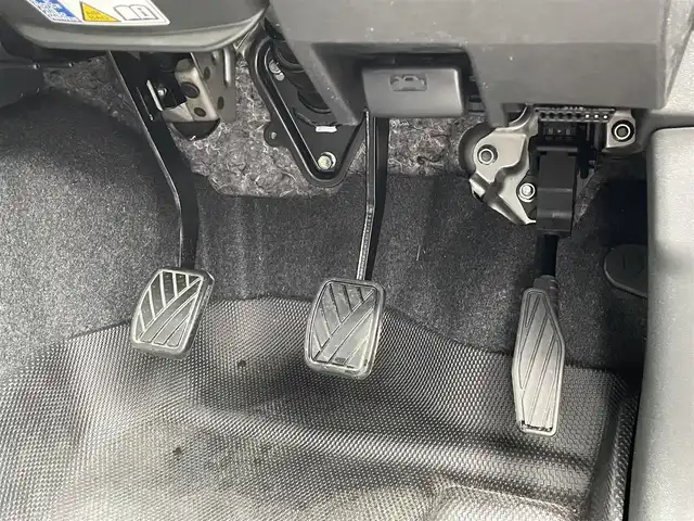 スズキ ジムニー XC 愛知県 2024(令6)年 0.5万km ミディアムグレー 4WD/ワンオーナー/アルパインナビ（9インチ）/AM/FM/SD/DVD/フルセグ/BT/HDMI/バックカメラ/衝突軽減/クルーズコントロール/オートハイビーム/レーンキープ/ダウンヒルアシストコントロール/ヒートシーター/スマートキー２/LED/フォグランプ/取説/保証書