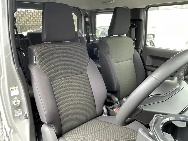 スズキ ジムニー XC 愛知県 2024(令6)年 0.5万km ミディアムグレー 4WD/ワンオーナー/アルパインナビ（9インチ）/AM/FM/SD/DVD/フルセグ/BT/HDMI/バックカメラ/衝突軽減/クルーズコントロール/オートハイビーム/レーンキープ/ダウンヒルアシストコントロール/ヒートシーター/スマートキー２/LED/フォグランプ/取説/保証書
