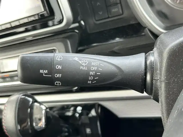 スズキ スペーシア カスタム HYBRID XS ターボ 佐賀県 2020(令2)年 5.4万km ピュアホワイトパール/ブラック2トーン デュアルセンサーブレーキサポート/リアセンサー/レーダークルーズコントロール/純正8インチSDナビ/・全方位モニター/・フルセグTV/BT/CD/DVD/アルパインフリップダウンモニター/両側パワースライドドア/純正15インチAW/LEDヘッドライト/オートライト/フォグランプ/ハーフレザーシート（合皮）/シートヒーター/革巻きステアリング/パドルシフト/ETC/リアサーキュレーター/リアサンシェード/リアシートテーブル/電動格納ミラー/フロアマット/ドアバイザー/エアバックW/サイド/カーテン