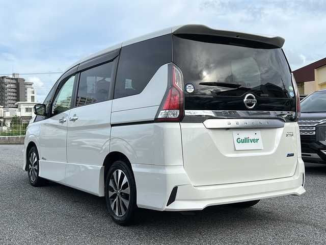 日産 セレナ ハイウェイスター Vセレクション 沖縄県 2017(平29)年 6.6万km ブリリアントホワイトパール 県外仕入　/禁煙車　　/純正７型ナビ　ＡＭ／ＦＭ／ＣＤ／ＤＶＤ／ＢＴ　/両側パワスラ　/バックモニター　/後席モニター　/フルセグＴＶ　/衝突軽減　/クルコン　/ドラレコ　/純正１６ＡＷ　/純正フロアマット/オートライト