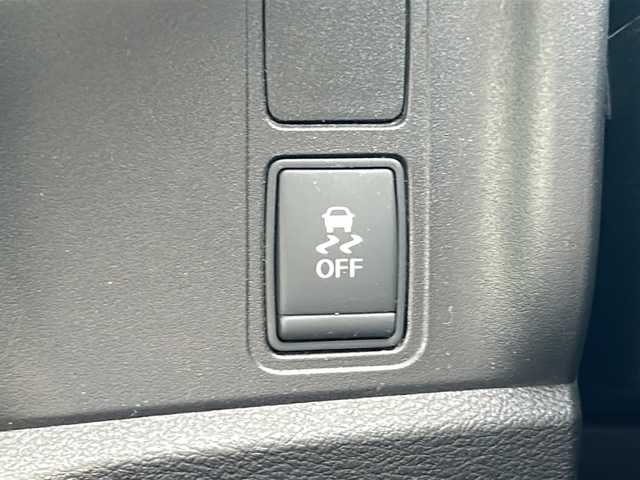 日産 セレナ ハイウェイスター Vセレクション 沖縄県 2017(平29)年 6.6万km ブリリアントホワイトパール 県外仕入　/禁煙車　　/純正７型ナビ　ＡＭ／ＦＭ／ＣＤ／ＤＶＤ／ＢＴ　/両側パワスラ　/バックモニター　/後席モニター　/フルセグＴＶ　/衝突軽減　/クルコン　/ドラレコ　/純正１６ＡＷ　/純正フロアマット/オートライト