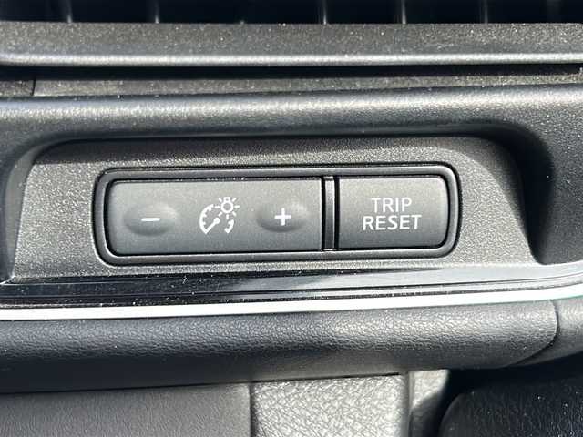 日産 セレナ ハイウェイスター Vセレクション 沖縄県 2017(平29)年 6.6万km ブリリアントホワイトパール 県外仕入　/禁煙車　　/純正７型ナビ　ＡＭ／ＦＭ／ＣＤ／ＤＶＤ／ＢＴ　/両側パワスラ　/バックモニター　/後席モニター　/フルセグＴＶ　/衝突軽減　/クルコン　/ドラレコ　/純正１６ＡＷ　/純正フロアマット/オートライト