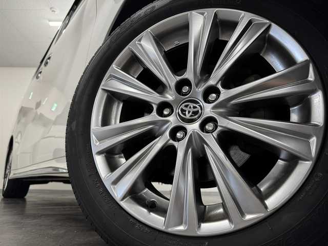 トヨタ ヴェルファイア Z ゴールデンアイズ 三重県 2020(令2)年 5万km ホワイトパールクリスタルシャイン ガソリン/FF/MTモード付インパネCVT/純正 9インチディスプレイオーディオ（ナビ搭載）/（AM/FM/TV/Bluetooth/USB/iPod/Miracast/AppleCarPlay/AndroidAuto）/純正12.1インチ後席モニター V12T-R68C/バックカメラ/両側パワースライドドア/ビルトイン ETC/Toyota Safety Sense/・プリクラッシュセーフティ/・レーントレーシングアシスト/・レーダークルコン（全車速追従機能付）/・インテリジェントクリアランスソナー（パーキングサポートブレーキ（静止物））/・【OP】ブラインドスポットモニター＆リヤクロストラフィックアラート/・アダプティブハイビームシステム/・ロードサインアシスト/・先行車発進告知機能/装備/・【OP】デジタルインナーミラー/・【OP】寒冷地仕様（リヤフォグランプ、ウインドシールドデアイサー、ワイパーモーター・オルタネータ容量＆エンジン冷却液濃度UP、補助ヒーターなど）/・ハーフレザーシート/・パワーバックドア/・2ndシートオットマン/・AC100Vコンセント（100W）/・左右＆後席独立オートエアコン/・3眼LEDヘッドランプ/・純正18inAW/・スマートキーx2、リモコンE/Gスターターx1/など