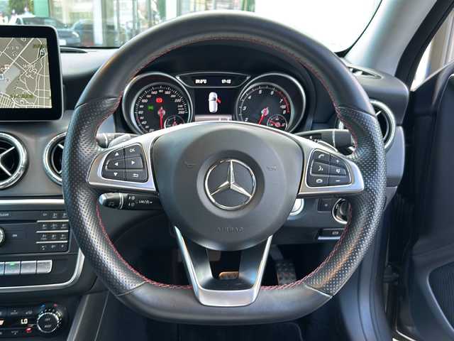 メルセデス・ベンツ ＣＬＡ１８０ Sブレイク AMG スタイル 岡山県 2018(平30)年 2.4万km マウンテングレー 純正フルセグメモリーナビ/（Bluetooth/USB）/純正18インチアルミホイール（AMG）/純正フロアマット/パワーシート（前席）/harman/kardonオーディオ/サンルーフ/レーダーセーフティーパーキング/パークトロニック/電動リアゲート/クルーズコントロール/パドルシフト/アイドリングストップ/ETC/横滑り防止装置/スマートキー/スペアキー1本/保証書/取説書