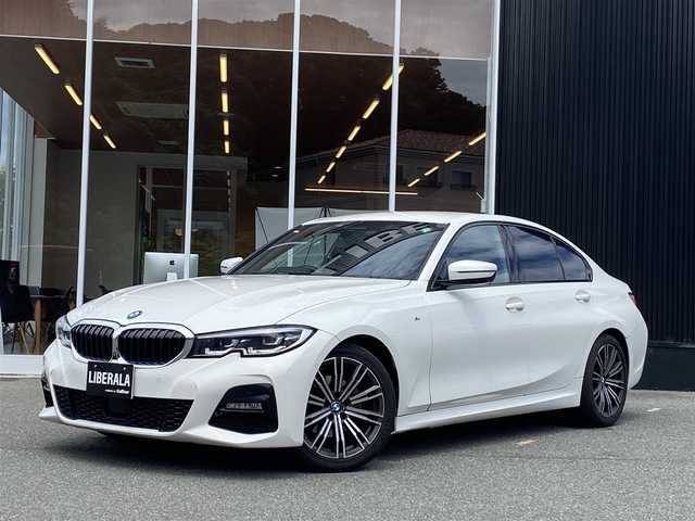 ＢＭＷ ３２０ｉ Mスポーツ 福岡県 2020(令2)年 1.4万km アルピンホワイトⅢ ワンオーナー/アダプティブクルーズコントロール/純正ナビ/バックカメラ/Applecarplay/androidauto/Bluetooth/社外地デジ　/ハーフレザーシート/前席シートヒーター/LEDヘッドライト/オートハイビーム/ステアリングスイッチ/パドルシフト/前後ドライブレコーダー/純正18インチアルミホイール/ミラー一体型ETC