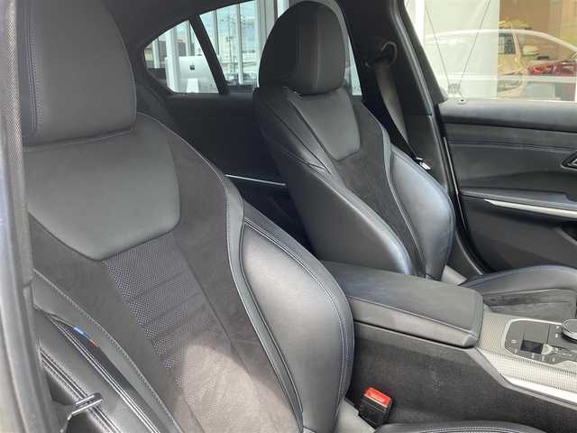 ＢＭＷ ３２０ｉ Mスポーツ 福岡県 2020(令2)年 1.4万km アルピンホワイトⅢ ワンオーナー/アダプティブクルーズコントロール/純正ナビ/バックカメラ/Applecarplay/androidauto/Bluetooth/社外地デジ　/ハーフレザーシート/前席シートヒーター/LEDヘッドライト/オートハイビーム/ステアリングスイッチ/パドルシフト/前後ドライブレコーダー/純正18インチアルミホイール/ミラー一体型ETC