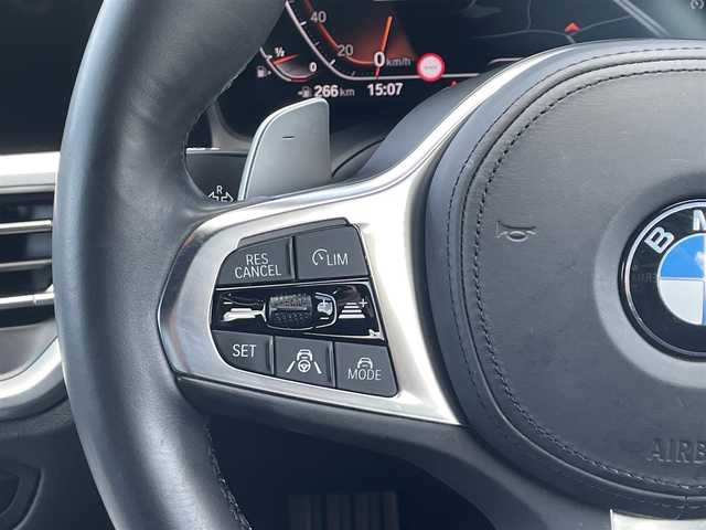 ＢＭＷ ３２０ｉ Mスポーツ 福岡県 2020(令2)年 1.4万km アルピンホワイトⅢ ワンオーナー/アダプティブクルーズコントロール/純正ナビ/バックカメラ/Applecarplay/androidauto/Bluetooth/社外地デジ　/ハーフレザーシート/前席シートヒーター/LEDヘッドライト/オートハイビーム/ステアリングスイッチ/パドルシフト/前後ドライブレコーダー/純正18インチアルミホイール/ミラー一体型ETC