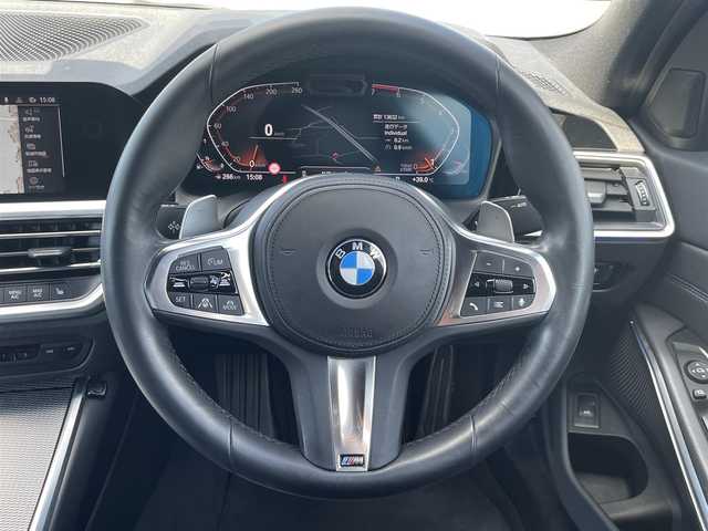 ＢＭＷ ３２０ｉ Mスポーツ 福岡県 2020(令2)年 1.4万km アルピンホワイトⅢ ワンオーナー/アダプティブクルーズコントロール/純正ナビ/バックカメラ/Applecarplay/androidauto/Bluetooth/社外地デジ　/ハーフレザーシート/前席シートヒーター/LEDヘッドライト/オートハイビーム/ステアリングスイッチ/パドルシフト/前後ドライブレコーダー/純正18インチアルミホイール/ミラー一体型ETC