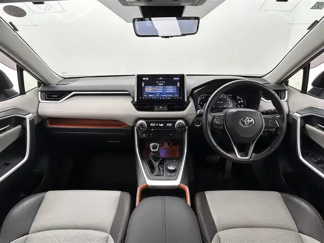 トヨタ ＲＡＶ４ アドベンチャー 熊本県 2021(令3)年 3.7万km アッシュグレーメタリック/アーバンカーキ ワンオーナー車/サンルーフ/アルパインナビ（ApplCarPlay・BT・フルセグ・SD・USB）/バックカメラ/レザーシート/前席エアシート/前席シートヒーター/運転席パワーシート/ステアリングヒーター/トヨタセーフティーセンス/・プリクラッシュセーフティ/・レーンキープアシスト/・ブラインドスポットモニター/・リアクロストラフィックアラート/・ロードサインアシスト/・レーダークルーズコントロール/・オートハイビーム/横滑り防止/アイドリングストップ/ダウンヒルアシスト/デジタルインナーミラー/前後クリアランスソナー/純正フロアゴムマット/純正19インチAW/オートライト/LEDヘッドライト/フォグライト/スマートキー/プッシュスタート/スペアキー1本/保証書/取扱説明書