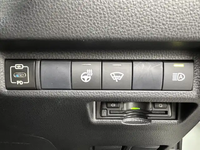 トヨタ ＲＡＶ４ アドベンチャー 熊本県 2021(令3)年 3.7万km アッシュグレーメタリック/アーバンカーキ ワンオーナー車/サンルーフ/アルパインナビ（ApplCarPlay・BT・フルセグ・SD・USB）/バックカメラ/レザーシート/前席エアシート/前席シートヒーター/運転席パワーシート/ステアリングヒーター/トヨタセーフティーセンス/・プリクラッシュセーフティ/・レーンキープアシスト/・ブラインドスポットモニター/・リアクロストラフィックアラート/・ロードサインアシスト/・レーダークルーズコントロール/・オートハイビーム/横滑り防止/アイドリングストップ/ダウンヒルアシスト/デジタルインナーミラー/前後クリアランスソナー/純正フロアゴムマット/純正19インチAW/オートライト/LEDヘッドライト/フォグライト/スマートキー/プッシュスタート/スペアキー1本/保証書/取扱説明書