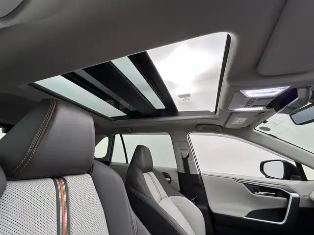 トヨタ ＲＡＶ４ アドベンチャー 熊本県 2021(令3)年 3.7万km アッシュグレーメタリック/アーバンカーキ ワンオーナー車/サンルーフ/アルパインナビ（ApplCarPlay・BT・フルセグ・SD・USB）/バックカメラ/レザーシート/前席エアシート/前席シートヒーター/運転席パワーシート/ステアリングヒーター/トヨタセーフティーセンス/・プリクラッシュセーフティ/・レーンキープアシスト/・ブラインドスポットモニター/・リアクロストラフィックアラート/・ロードサインアシスト/・レーダークルーズコントロール/・オートハイビーム/横滑り防止/アイドリングストップ/ダウンヒルアシスト/デジタルインナーミラー/前後クリアランスソナー/純正フロアゴムマット/純正19インチAW/オートライト/LEDヘッドライト/フォグライト/スマートキー/プッシュスタート/スペアキー1本/保証書/取扱説明書