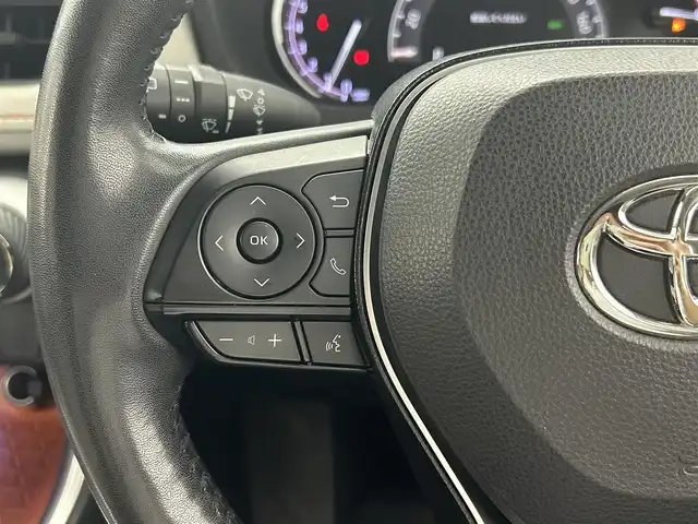 トヨタ ＲＡＶ４ アドベンチャー 熊本県 2021(令3)年 3.7万km アッシュグレーメタリック/アーバンカーキ ワンオーナー車/サンルーフ/アルパインナビ（ApplCarPlay・BT・フルセグ・SD・USB）/バックカメラ/レザーシート/前席エアシート/前席シートヒーター/運転席パワーシート/ステアリングヒーター/トヨタセーフティーセンス/・プリクラッシュセーフティ/・レーンキープアシスト/・ブラインドスポットモニター/・リアクロストラフィックアラート/・ロードサインアシスト/・レーダークルーズコントロール/・オートハイビーム/横滑り防止/アイドリングストップ/ダウンヒルアシスト/デジタルインナーミラー/前後クリアランスソナー/純正フロアゴムマット/純正19インチAW/オートライト/LEDヘッドライト/フォグライト/スマートキー/プッシュスタート/スペアキー1本/保証書/取扱説明書
