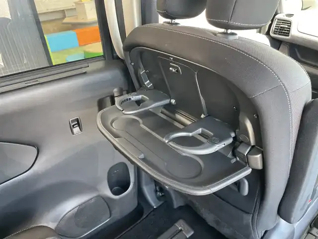 日産 セレナ ハイウェイスター V 愛知県 2021(令3)年 5.3万km ダイヤモンドブラック 純正10型ナビ/フルセグTV/CD/DVD再生/Bluetooth接続/アラウンドニューモニター/純正フリップダウンモニター/衝突被害軽減ブレーキ/車線逸脱警報機能/ブラインドスポットモニター/両側電動スライドドア/レーダークルーズコントロール/コーナーセンサー/純正アルミホイール/ETC/純正LEDヘッドライト/ステアリングヒーター/インテリジェントルームミラー/リアオートエアコン/ドライブレコーダー/ステアリングスイッチ/スマートキー/プッシュスタート