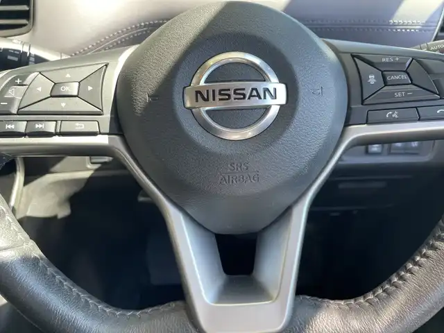 日産 セレナ ハイウェイスター V 愛知県 2021(令3)年 5.3万km ダイヤモンドブラック 純正10型ナビ/フルセグTV/CD/DVD再生/Bluetooth接続/アラウンドニューモニター/純正フリップダウンモニター/衝突被害軽減ブレーキ/車線逸脱警報機能/ブラインドスポットモニター/両側電動スライドドア/レーダークルーズコントロール/コーナーセンサー/純正アルミホイール/ETC/純正LEDヘッドライト/ステアリングヒーター/インテリジェントルームミラー/リアオートエアコン/ドライブレコーダー/ステアリングスイッチ/スマートキー/プッシュスタート