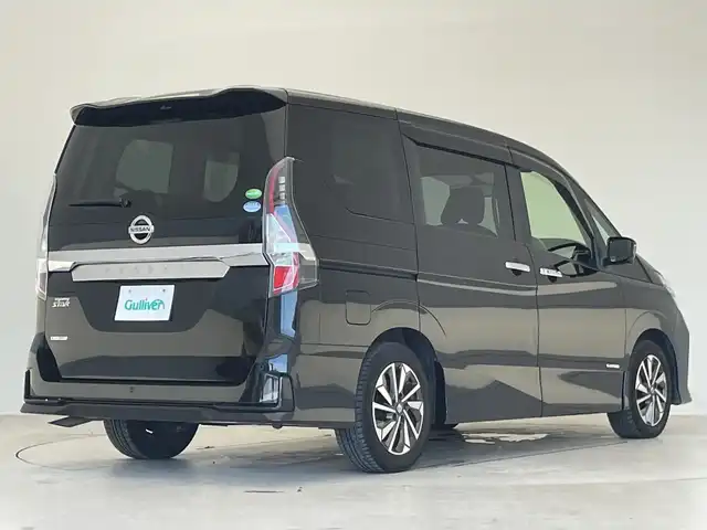 日産 セレナ ハイウェイスター V 愛知県 2021(令3)年 5.3万km ダイヤモンドブラック 純正10型ナビ/フルセグTV/CD/DVD再生/Bluetooth接続/アラウンドニューモニター/純正フリップダウンモニター/衝突被害軽減ブレーキ/車線逸脱警報機能/ブラインドスポットモニター/両側電動スライドドア/レーダークルーズコントロール/コーナーセンサー/純正アルミホイール/ETC/純正LEDヘッドライト/ステアリングヒーター/インテリジェントルームミラー/リアオートエアコン/ドライブレコーダー/ステアリングスイッチ/スマートキー/プッシュスタート
