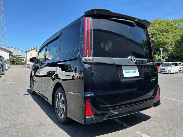 トヨタ ノア Si ダブルバイビーⅡ 大阪府 2020(令2)年 3.8万km ブラック 社外9インチナビ(BT/CD/DVD/SD/フルセグ)/社外12.1インチフリップダウンモニター/バックカメラ/衝突被害軽減システム/レーンキープアシスト/コーナーセンサー/オートライト/オートマチックハイビーム/クルーズコントロール/アイドリングストップ/純正アルミホイール/社外フロアマット/両側パワースライドドア/ハーフレザー/社外前後ドライブレコーダー/ビルトインETC/LEDヘッドライト/スマートキー×1