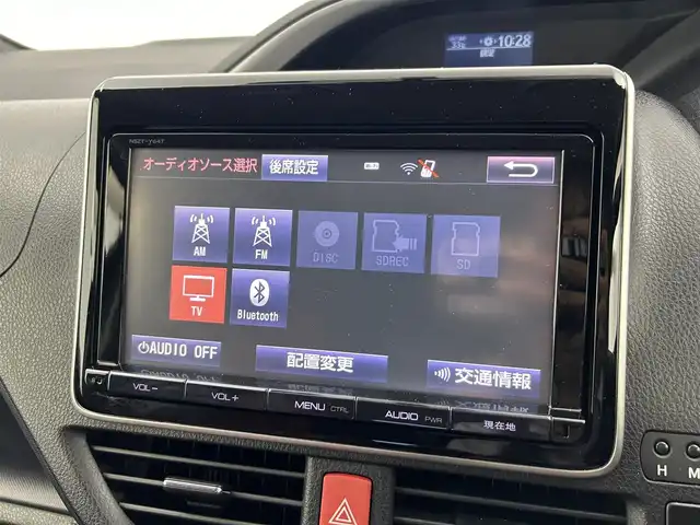 トヨタ ヴォクシー ZS 煌 愛知県 2015(平27)年 6万km ブラック トヨタセーフティセンス/　　・プリクラッシュセーフティ/　　・レーンディバーチャーアラート/　　・オートマチックハイビーム/純正9インチナビ/　　CD/DVD/BT/フルセグ/バックカメラ/ビルトインETC/後席フリップダウンモニター/キャプテンシート/両側パワースライドドア/ローダウン/純正LEDヘッドライト/フォグランプ/純正16インチアルミホイール