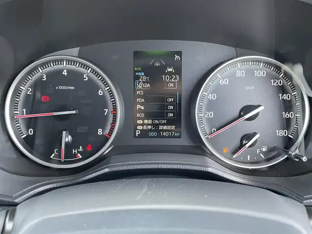 トヨタ ヴォクシー S－G 佐賀県 2022(令4)年 1.4万km マッシブグレー 純正10.5型ディスプレイオーディオ/・AM/FM/CD/DVD/フルセグ/BT//・Appple Car Play/Android Auto//・パノラミックビューモニター/・TVキャンセラー/純正フリップダウダウン14インチ有機ELモニター/両側パワースライドドア/アダプティブLEDヘッドライト/純正フロアマット/USB入力端子/シートヒーター「運転席/助手席」/スマートキー/純正16インチアルミホイール/新車保証書/取扱説明書/スペアキー1本/トヨタセーフティーセンス/・プリクラッシュセーフティー/・レーダークルーズコントロール（全車速追従機能付き）/・レーントレーシングアシスト/・レーンディパーチャーアラート/・プロアクティブドライビングアシスト/・発進遅れ告知機能/・インテリジェントクリアランスソナー/・パーキングサポートブレーキ