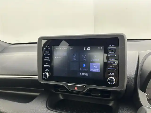 トヨタ ヤリス X 道央・札幌 2023(令5)年 1.3万km プラチナホワイトパールマイカ ・４WD/・寒冷地仕様/・純正ディスプレイオーディオ/　ナビ/BT/USB/miracast/・バックカメラ/・ETC/・トヨタセーフティセンス/・プリクラッシュセーフティ/・レーダークルーズコントロール/・レーントレーシングアシスト/・ロードサインアシスト/・クリアランスソナー/・オートハイビーム/・プッシュスタート/・スマートキー/・フロアマット