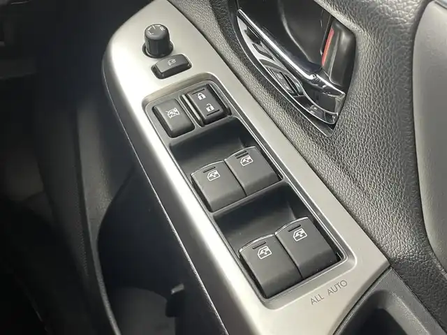 スバル レヴォーグ 1．6STIスポーツアイサイト 茨城県 2017(平29)年 3.9万km クリスタルブラックシリカ アイサイト/純正ナビ/ＡＭ　ＦＭ　ＣＤ　ＤＶＤ　ＢＴ　フルセグ/バックカメラ/ブラインドスポットモニター/レーダークルーズコントロール/レーンキープアシスト/メモリ機能付きパワーシート/コーナーセンサー/ETC/プッシュスタート/スマートキー