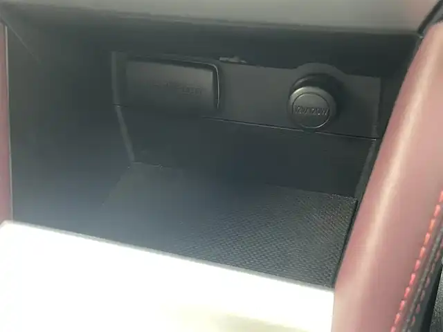 スバル レヴォーグ 1．6STIスポーツアイサイト 茨城県 2017(平29)年 3.9万km クリスタルブラックシリカ アイサイト/純正ナビ/ＡＭ　ＦＭ　ＣＤ　ＤＶＤ　ＢＴ　フルセグ/バックカメラ/ブラインドスポットモニター/レーダークルーズコントロール/レーンキープアシスト/メモリ機能付きパワーシート/コーナーセンサー/ETC/プッシュスタート/スマートキー