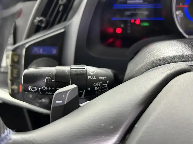 ホンダ ＣＲ－Ｚ α 佐賀県 2011(平23)年 14.3万km プレミアムホワイトパール 純正７インチナビ/(TV/CD/DVD/USB/iPod/HDD録音)/バックカメラ/ＭＴ付きＡＴ/純正１６インチアルミホイール/純正フロアマット/オートライト/ETC/横滑り防止装置/盗難防止装置