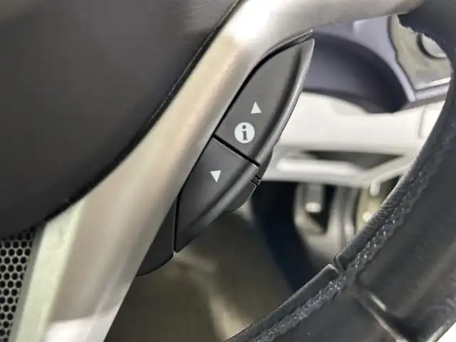 ホンダ ＣＲ－Ｚ α 佐賀県 2011(平23)年 14.3万km プレミアムホワイトパール 純正７インチナビ/(TV/CD/DVD/USB/iPod/HDD録音)/バックカメラ/ＭＴ付きＡＴ/純正１６インチアルミホイール/純正フロアマット/オートライト/ETC/横滑り防止装置/盗難防止装置