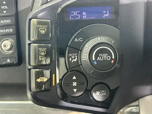 ホンダ ＣＲ－Ｚ α 佐賀県 2011(平23)年 14.3万km プレミアムホワイトパール 純正７インチナビ/(TV/CD/DVD/USB/iPod/HDD録音)/バックカメラ/ＭＴ付きＡＴ/純正１６インチアルミホイール/純正フロアマット/オートライト/ETC/横滑り防止装置/盗難防止装置