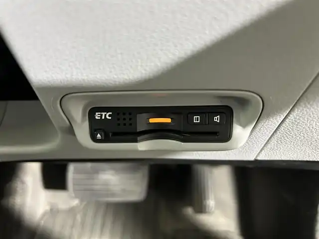 ホンダ ＣＲ－Ｚ α 佐賀県 2011(平23)年 14.3万km プレミアムホワイトパール 純正７インチナビ/(TV/CD/DVD/USB/iPod/HDD録音)/バックカメラ/ＭＴ付きＡＴ/純正１６インチアルミホイール/純正フロアマット/オートライト/ETC/横滑り防止装置/盗難防止装置