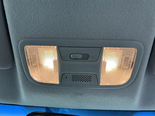 ホンダ ＣＲ－Ｚ α 佐賀県 2011(平23)年 14.3万km プレミアムホワイトパール 純正７インチナビ/(TV/CD/DVD/USB/iPod/HDD録音)/バックカメラ/ＭＴ付きＡＴ/純正１６インチアルミホイール/純正フロアマット/オートライト/ETC/横滑り防止装置/盗難防止装置